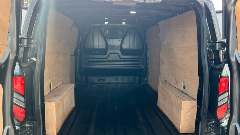 Ford Transit Custom 300 L2 Diesel Fwd 2.0 EcoBlue 136ps H1 Van Limited